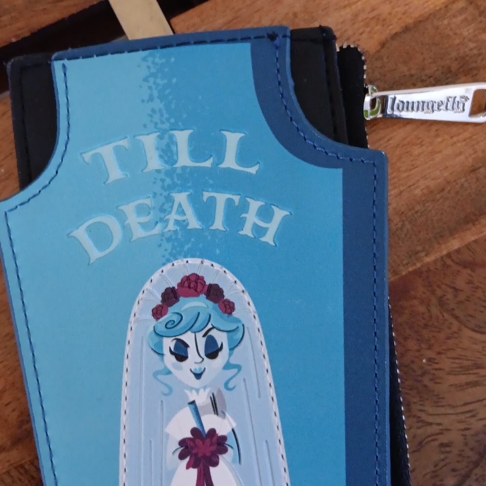 Rare Loungefly Haunted Mansion Exclusive Black Widow Bride Cardholder - Picture 2 of 14
